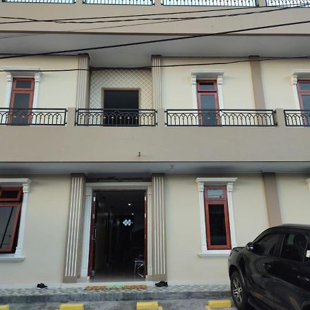 M1 Residence Manado Buitenkant foto