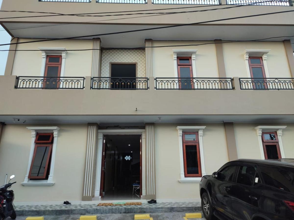 M1 Residence Manado Buitenkant foto